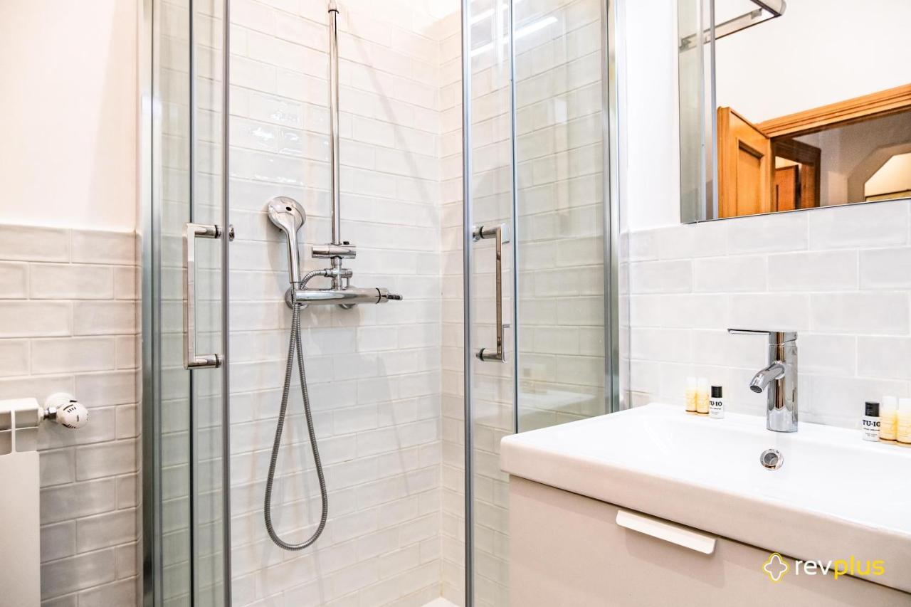 Mecenate Apartment Cavour Рим Екстериор снимка