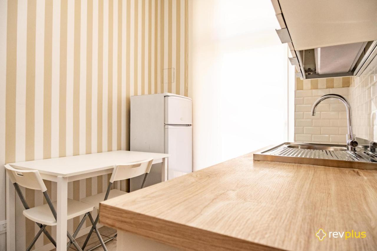 Mecenate Apartment Cavour Рим Екстериор снимка